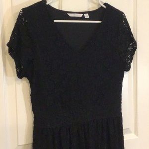 Women’s black lace, short sleeve dress. Issac Mizrahi Liver Size Small